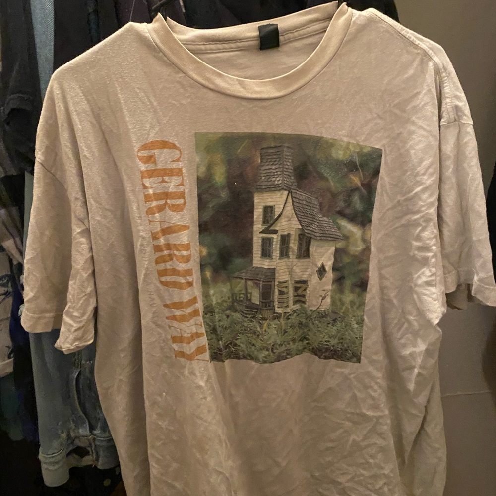Gerard Way Haunted House Tee Hot Topic